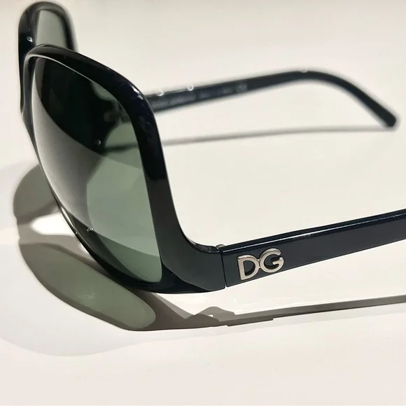 DOLCE & GABBANA 6033 OVERSIZED BLACK SUNGLASSES EXCELLENT CONDITION!! Dolce&gabbana shield sunglasses Oversized shield sunglasses  main image 4